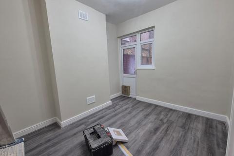 1 bedroom apartment to rent, Antill Road, London, N15