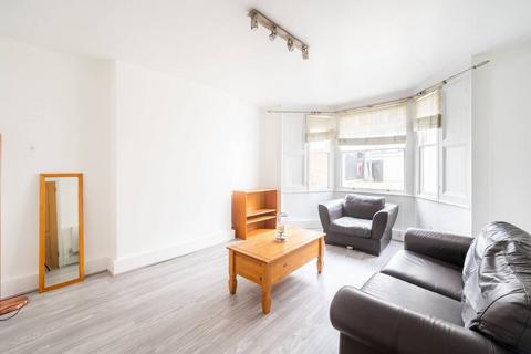 1 bedroom flat to rent, Louvaine Road, St John's Hill, London, SW11