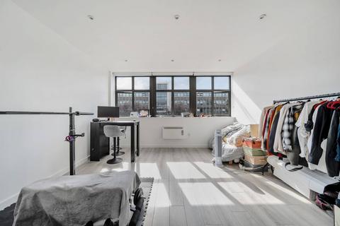 Studio to rent, Talbot Skyline, Harrow, HA2