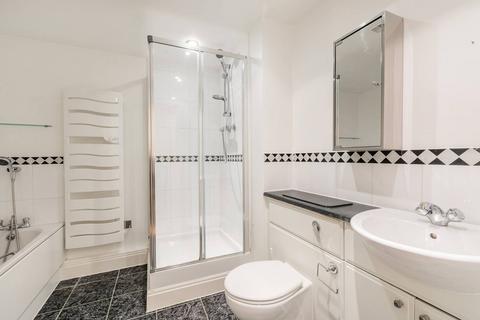undefined, Holland Gardens, Kew Bridge, Brentford, TW8