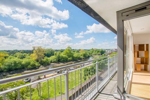 undefined, Holland Gardens, Kew Bridge, Brentford, TW8