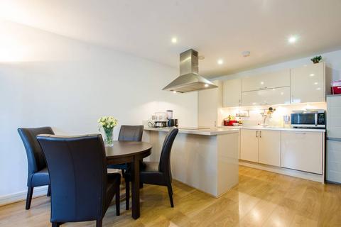 3 bedroom flat to rent, Bow Common Lane, Bow, London, E3