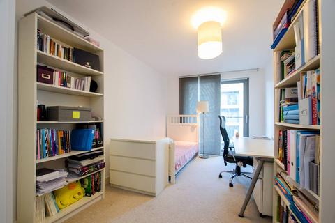 3 bedroom flat to rent, Bow Common Lane, Bow, London, E3