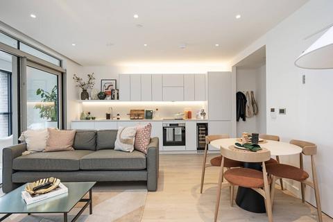 undefined, Alma, New Drum Street, Aldgate, London, E1