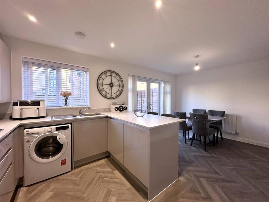 Kitchen/Dining