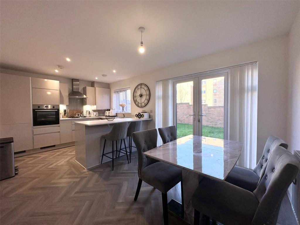 Kitchen/Dining