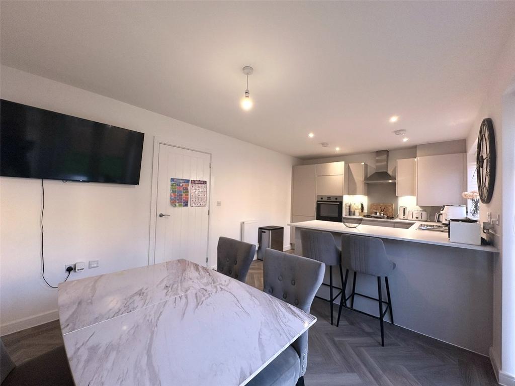 Kitchen/Dining