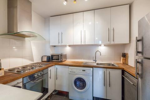 undefined, Commercial Road, Aldgate, London, E1