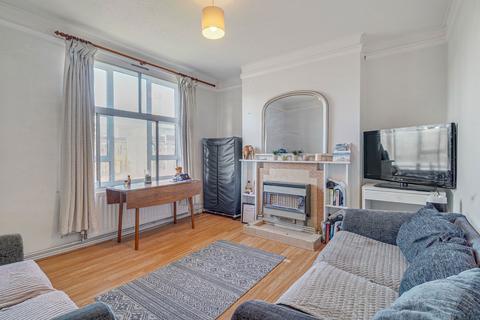1 bedroom flat to rent, Fairfield Drive, London SW18