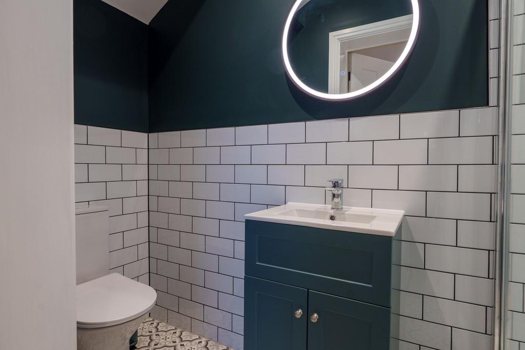En-suite to bed 3