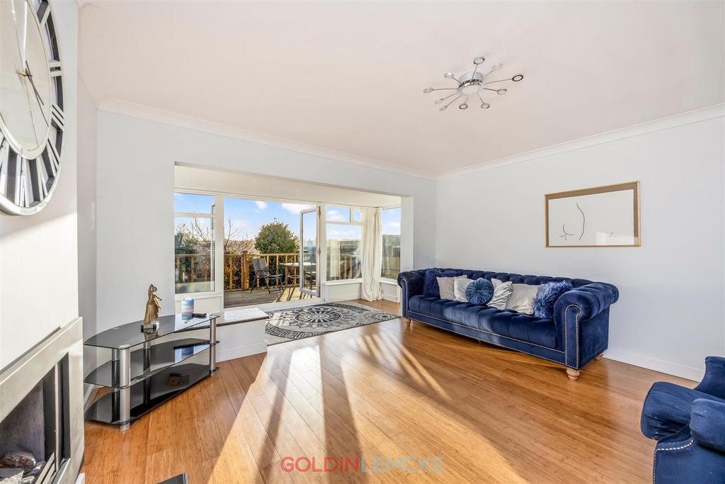 Sitting/Dining Room