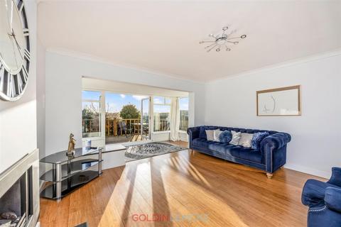 undefined, Fernwood Rise, Brighton