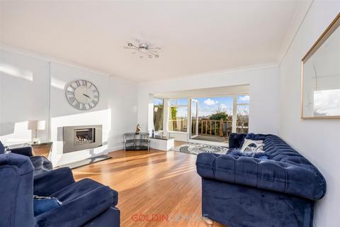 undefined, Fernwood Rise, Brighton