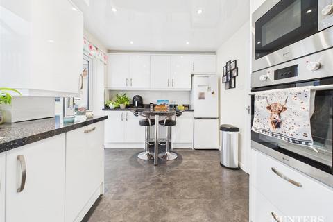 3 bedroom semi-detached house for sale, Meadow Rise, Consett