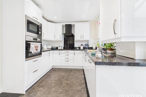 3 bedroom semi-detached house for sale, Meadow Rise, Consett