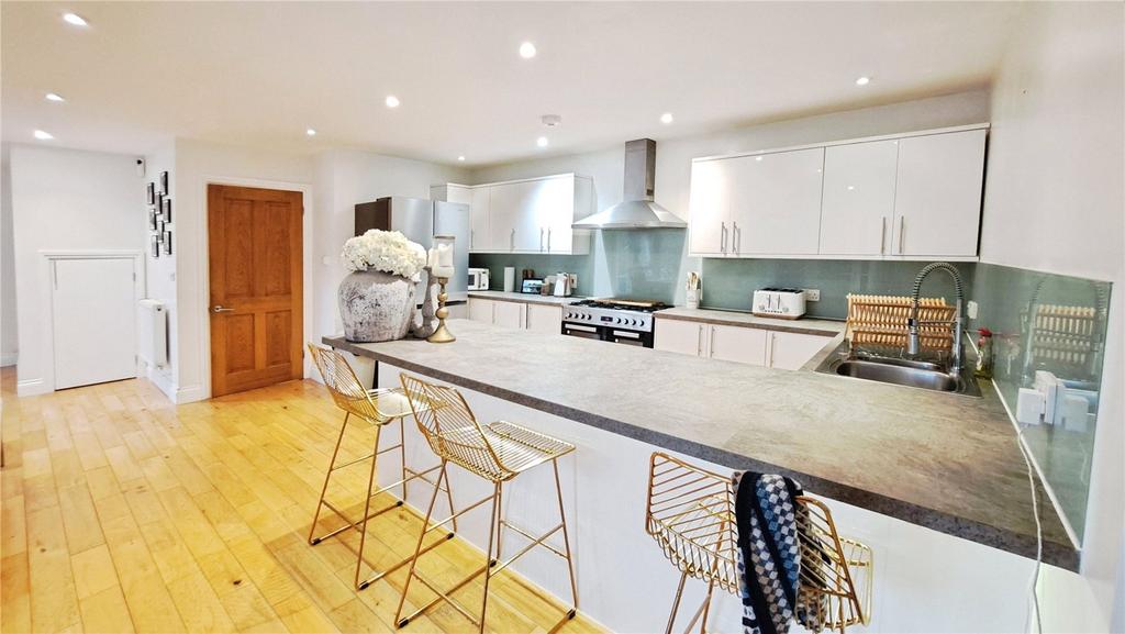 Living Room/Kitchen