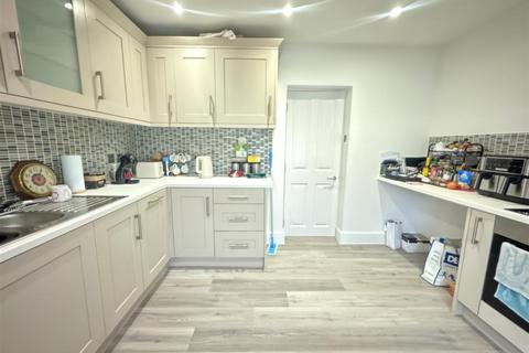 2 bedroom house to rent, St Peter - REN082