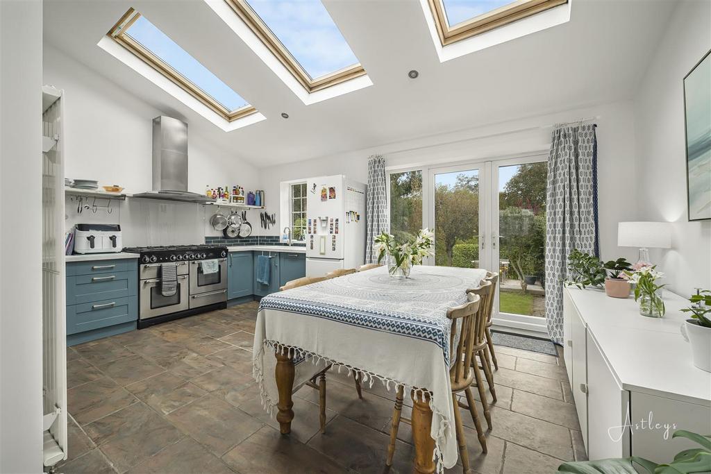 Kitchen/Dining Room