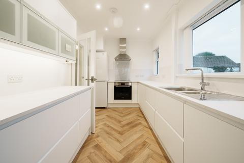 3 bedroom bungalow to rent, Mays Lane, Fareham, Hampshire, PO14