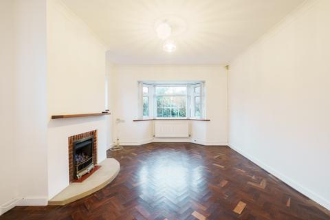3 bedroom bungalow to rent, Mays Lane, Fareham, Hampshire, PO14