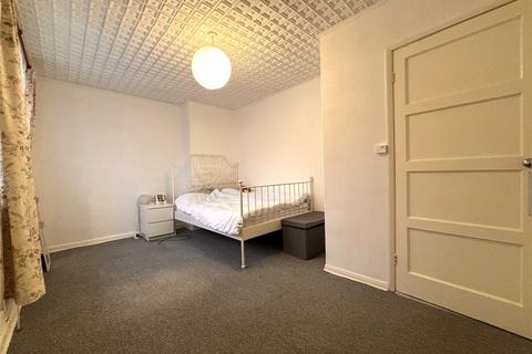 2 bedroom semi-detached house to rent, Cavendish Road, Greater Manchester OL11