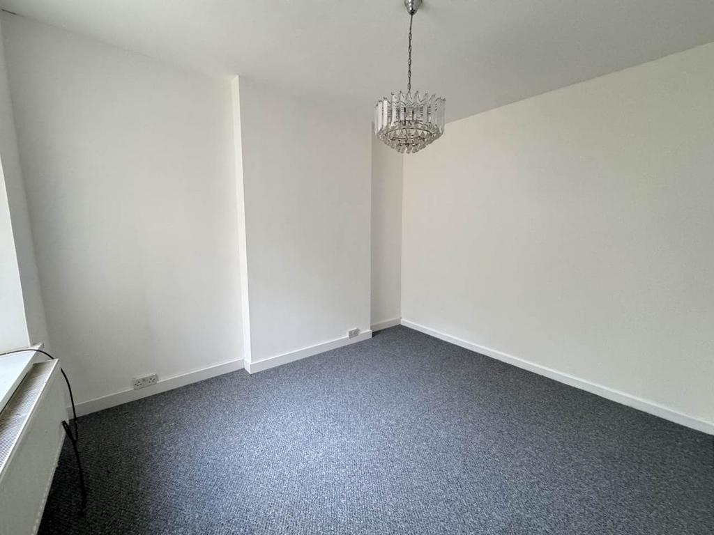 Bedroom 1 (1)