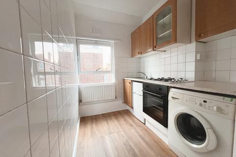 3 bedroom flat for sale, Avondale House, Avondale Square, London, SE1