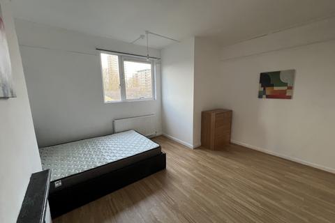 3 bedroom flat for sale, Avondale House, Avondale Square, London, SE1