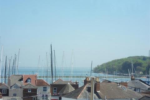 Medina Gardens, Cowes PO31