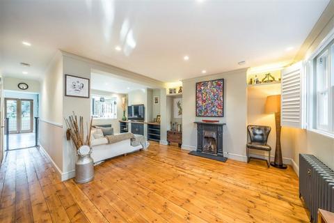 undefined, Stockwell Park Crescent, London SW9