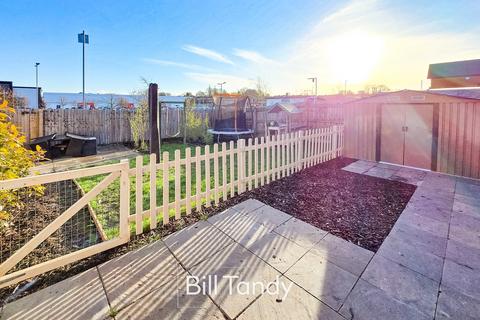 3 bedroom semi-detached house for sale, Enots Close, Lichfield, WS13
