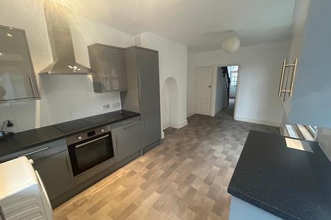 3 bedroom terraced house to rent, Leahurst Road