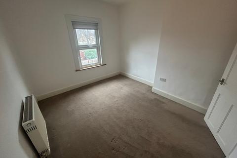 3 bedroom terraced house to rent, Leahurst Road