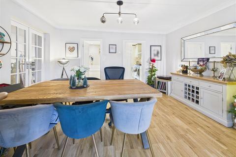 undefined, Burwood Close, Hersham, Walton-On-Thames