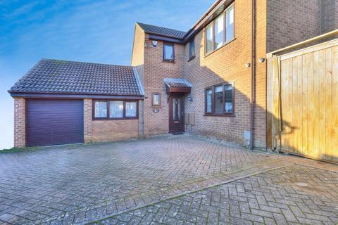 undefined, Aviemore Gardens, Northampton NN4