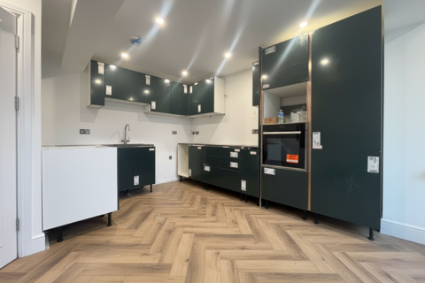 4 bedroom townhouse to rent, Cumberland Close, Wimbledon, SW20