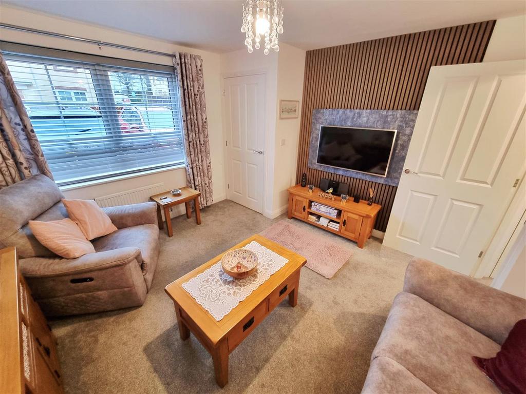 Sitting room 1.jpg
