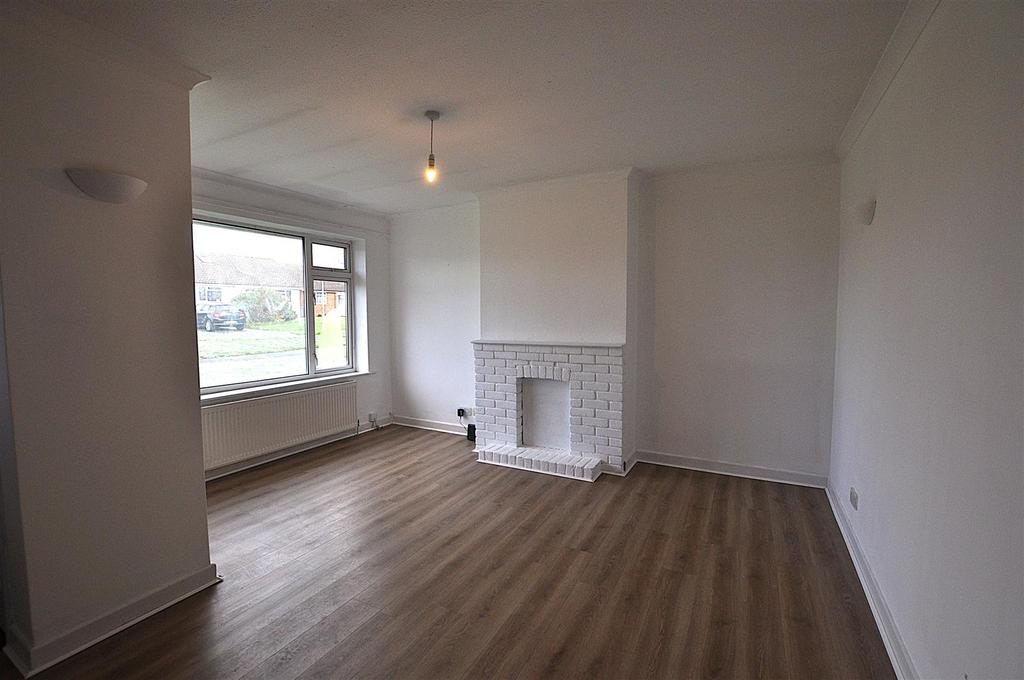 Lounge 1.JPG