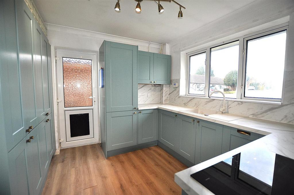 Kitchen 1.JPG