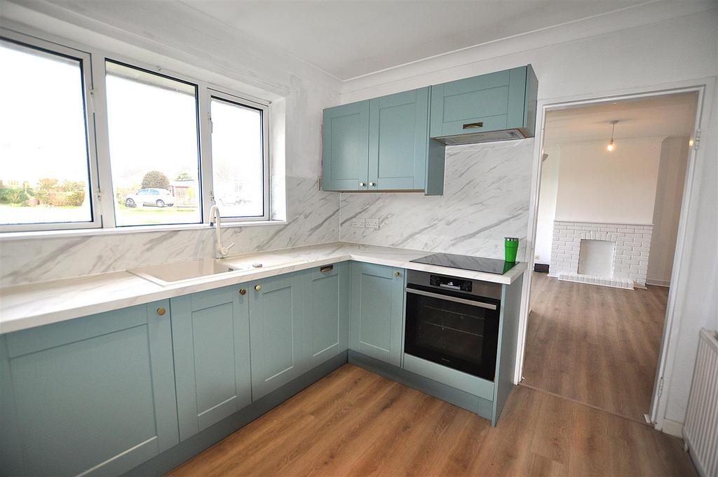 Kitchen 2.JPG