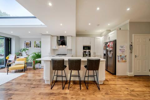undefined, Blake Road, London, N11