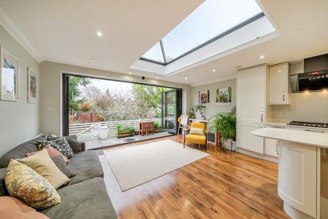 undefined, Blake Road, London, N11