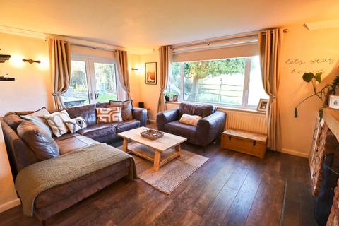 4 bedroom detached house for sale, Main Street, Kirkby Mallory, Leicester, Leicestershire, LE9 7QB