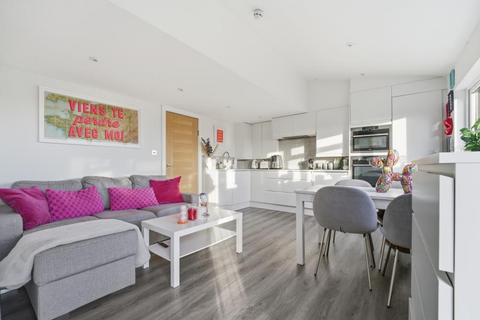 1 bedroom flat for sale, The Vale, W3
