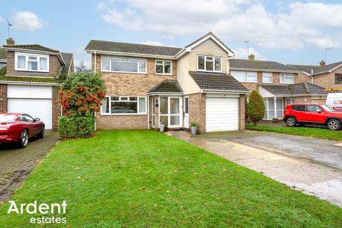 4 bedroom detached house for sale, Scraley Road, Heybridge