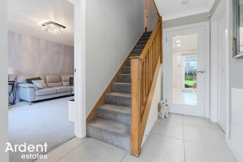 4 bedroom detached house for sale, Scraley Road, Heybridge