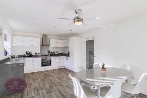 4 bedroom detached house for sale, Lovesey Avenue, Hucknall, Nottingham, NG15