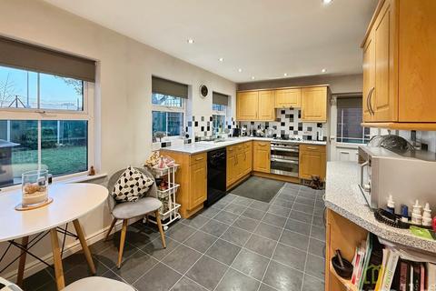 4 bedroom detached house for sale, Lotus Court, North Hykeham LN6