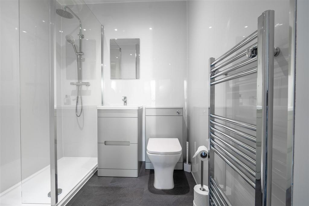 Showerroom.downstairs.jpg