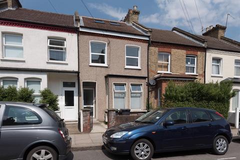 2 bedroom flat for sale, Queens Road, London N11